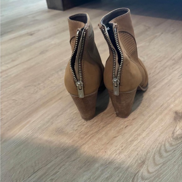 Call it Spring brown heeled boots - Picture 2 of 4